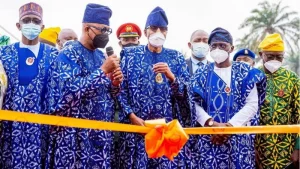 see-photos-of-buhari-inaugurating-key-projects-in-ogun-state