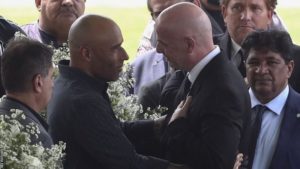 Mourners gather to bid Pele final respect